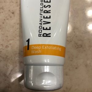 Roden & Fields Reverse deep exfoliating wash